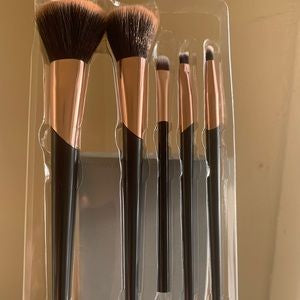 STUDIO Selection makeup brushes